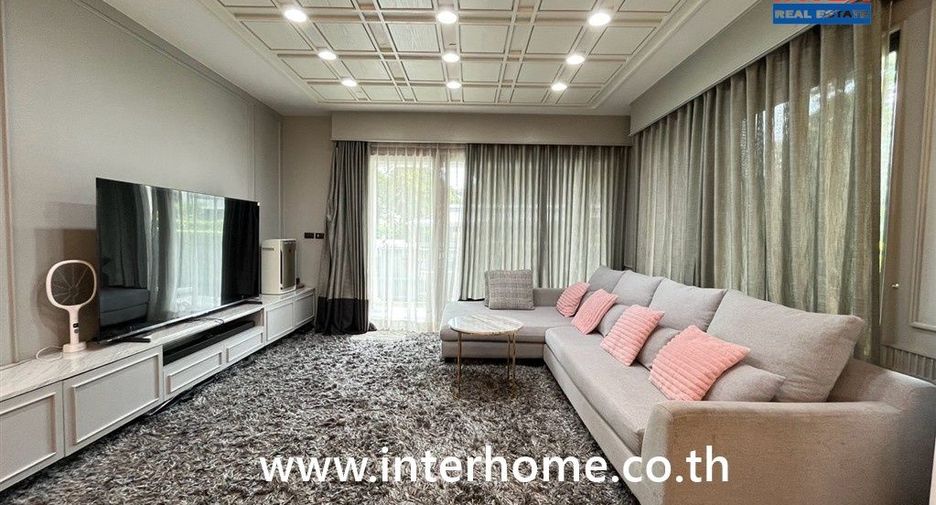 For sale 4 bedrooms house in Thawi Watthana, Bangkok