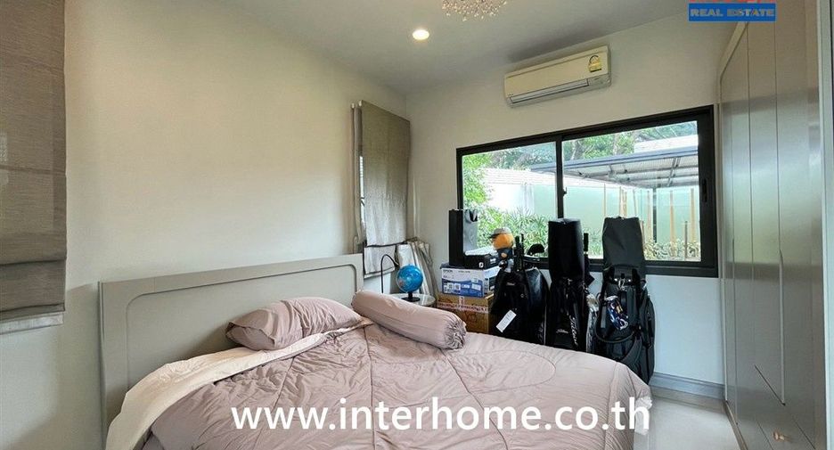 For sale 4 bedrooms house in Thawi Watthana, Bangkok