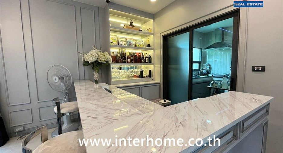 For sale 4 bedrooms house in Thawi Watthana, Bangkok