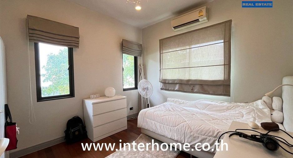 For sale 4 bedrooms house in Thawi Watthana, Bangkok