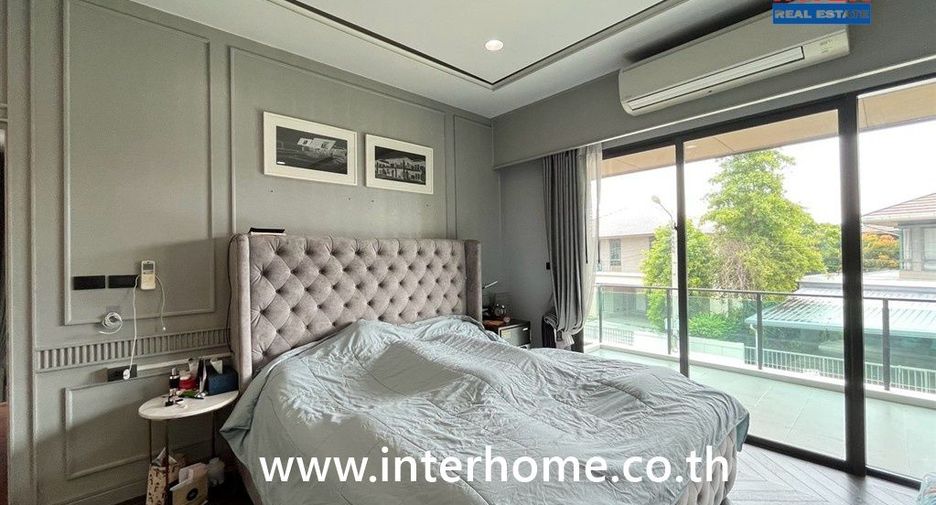 For sale 4 bedrooms house in Thawi Watthana, Bangkok