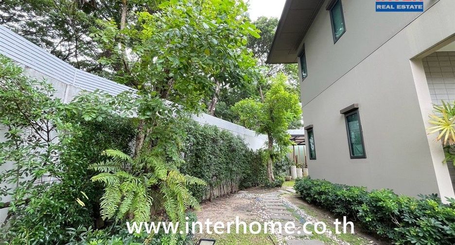 For sale 4 bedrooms house in Thawi Watthana, Bangkok
