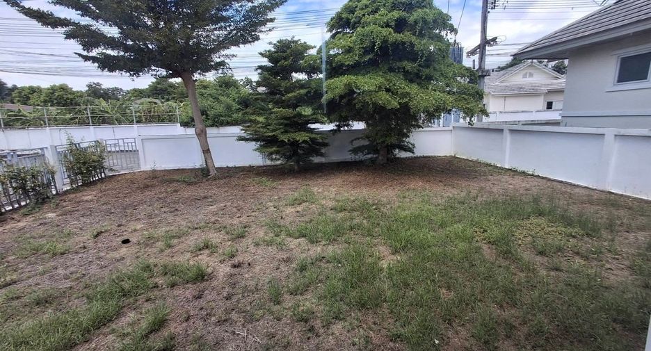 Продажа 3 спальни дом в Si Racha, Чонбури