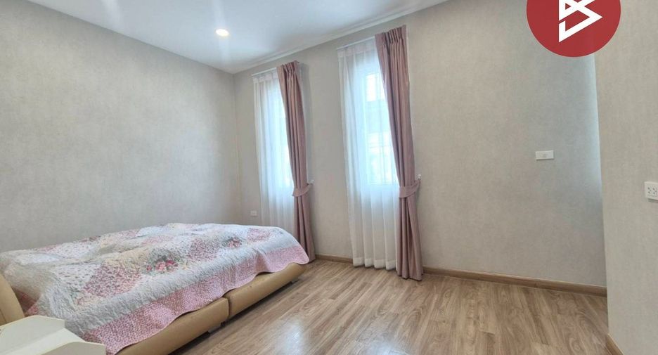 Reihenhaus zum Kauf mit 3 Zimmer in Phutthamonthon, Nakhon Pathom