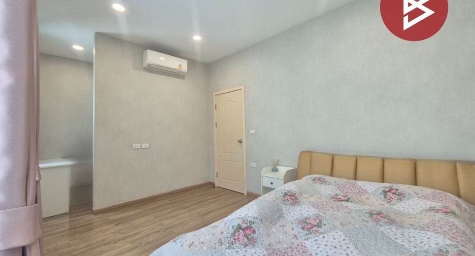 Reihenhaus zum Kauf mit 3 Zimmer in Phutthamonthon, Nakhon Pathom