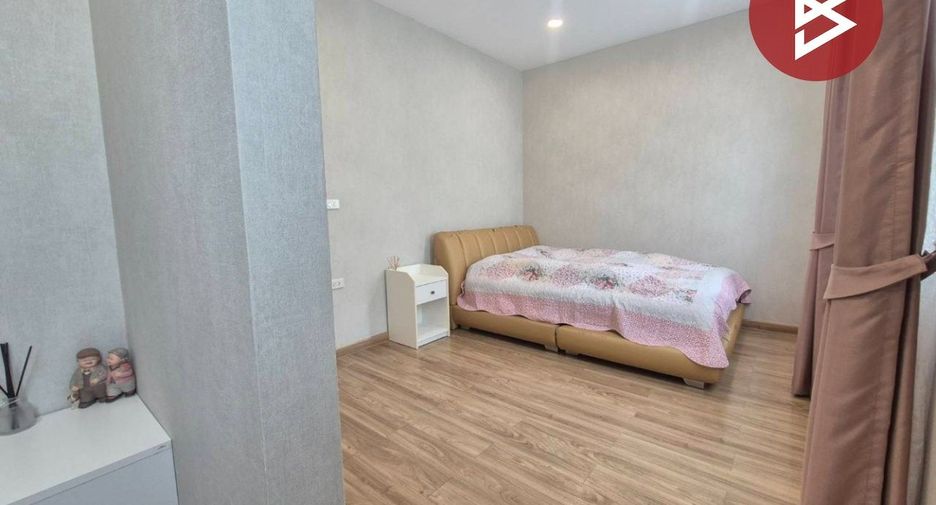 Reihenhaus zum Kauf mit 3 Zimmer in Phutthamonthon, Nakhon Pathom
