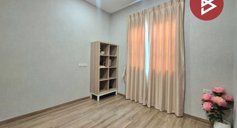 Reihenhaus zum Kauf mit 3 Zimmer in Phutthamonthon, Nakhon Pathom