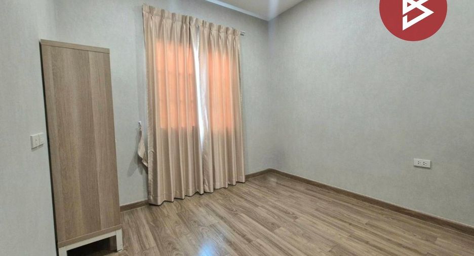 Reihenhaus zum Kauf mit 3 Zimmer in Phutthamonthon, Nakhon Pathom