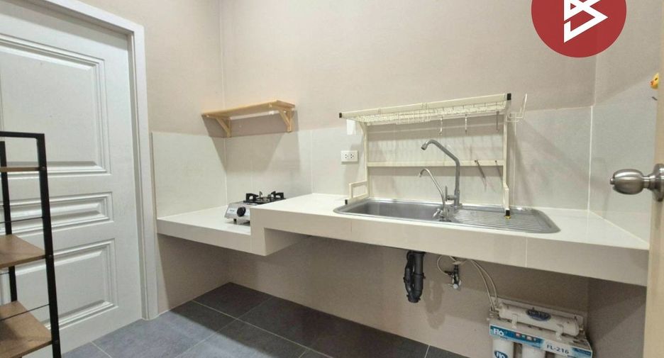 Reihenhaus zum Kauf mit 3 Zimmer in Phutthamonthon, Nakhon Pathom