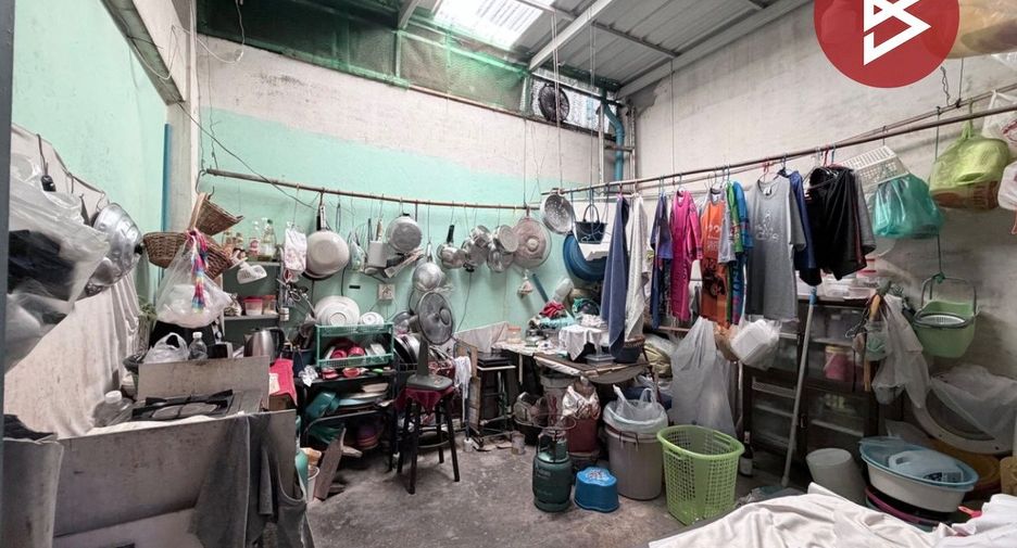 Gewerbefläche zum Kauf mit 3 Zimmer in Bang Khun Thian, Bangkok
