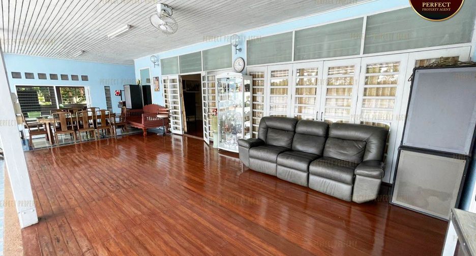 For sale 9 bedrooms house in Bang Pakong, Chachoengsao