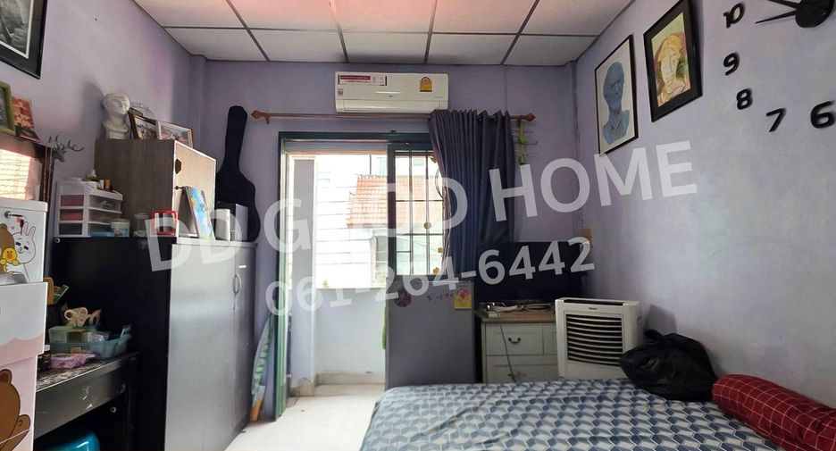 Casa adosada en venta de 3 habitaciones en Nong Khaem, Bangkok