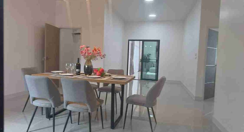 Haus zum Kauf mit 3 Zimmer in Khlong Sam Wa, Bangkok