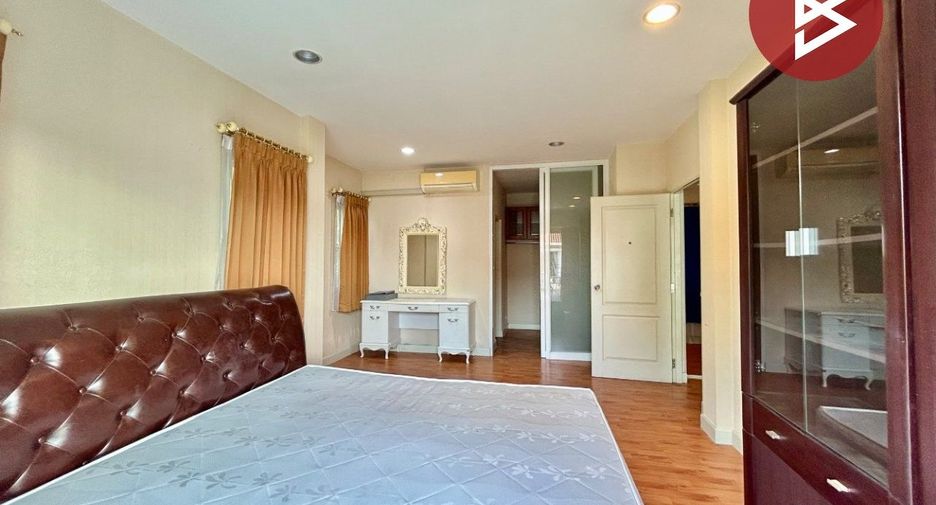 À vendre 4 chambres maison à Khan Na Yao, Bangkok