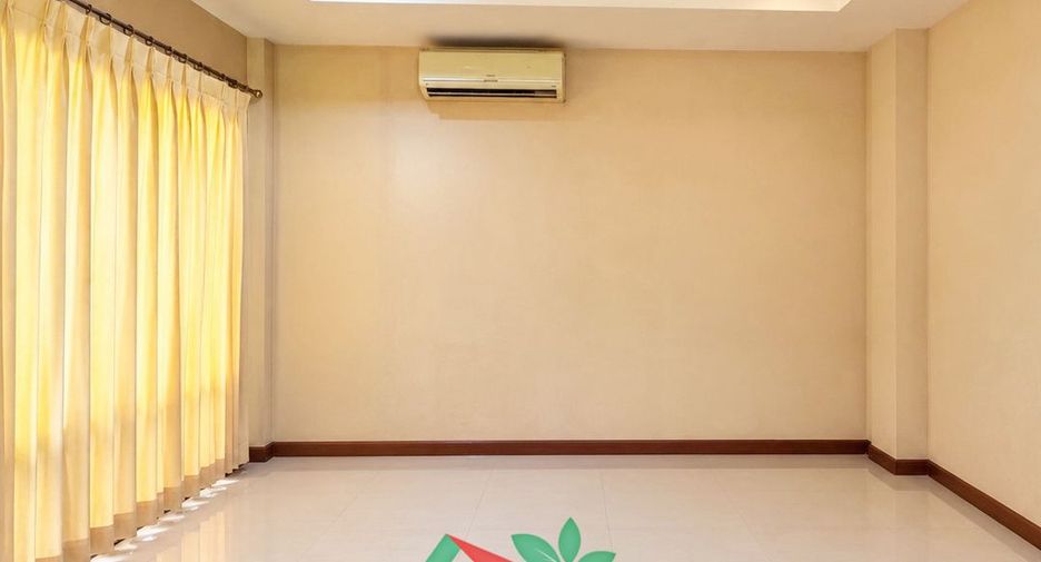 À vendre 5 chambres maison à Bang Bua Thong, Nonthaburi