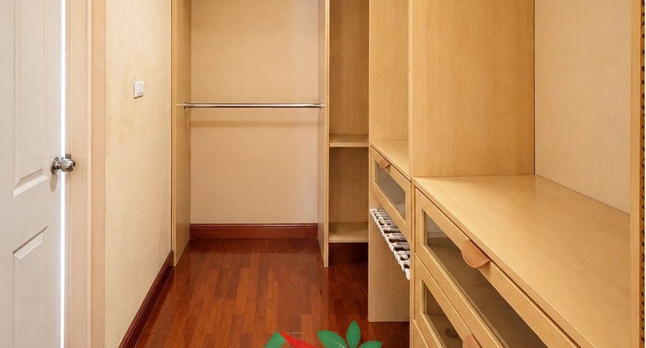 À vendre 5 chambres maison à Bang Bua Thong, Nonthaburi