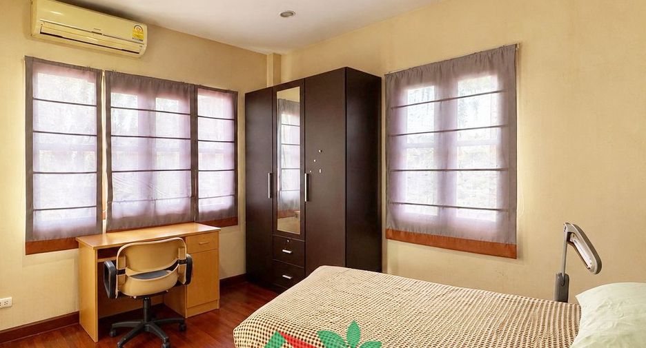 À vendre 5 chambres maison à Bang Bua Thong, Nonthaburi