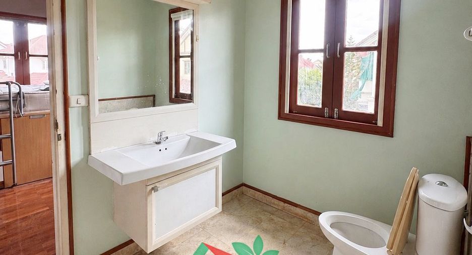 À vendre 5 chambres maison à Bang Bua Thong, Nonthaburi