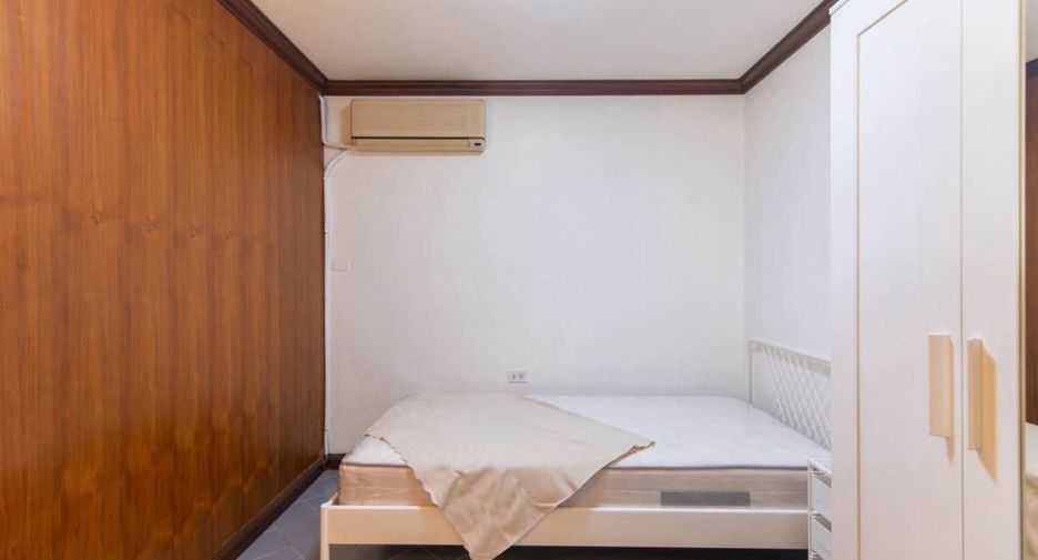 For rent そして for sale 3 ベッドルーム condo in Yan Nawa, Bangkok