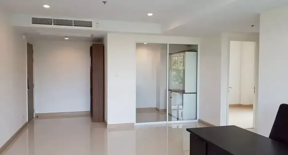For sale 2 bedrooms condo in Yan Nawa, Bangkok