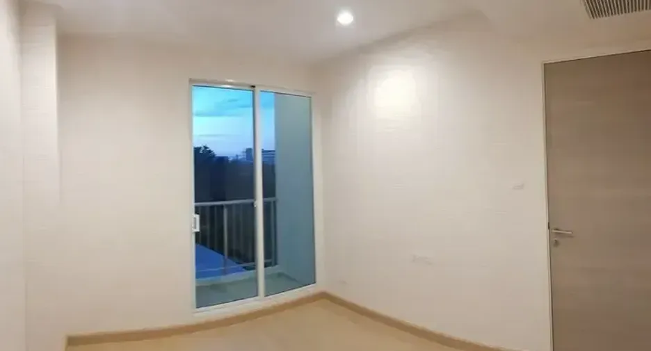 For sale 2 bedrooms condo in Yan Nawa, Bangkok