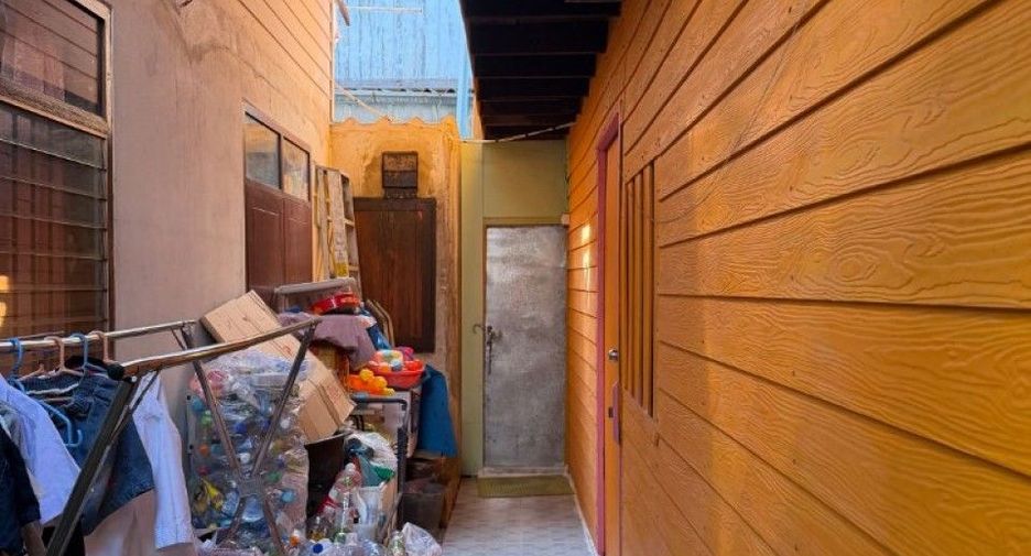 Haus zur Miete und zum Kauf mit 2 Zimmer in Rat Burana, Bangkok
