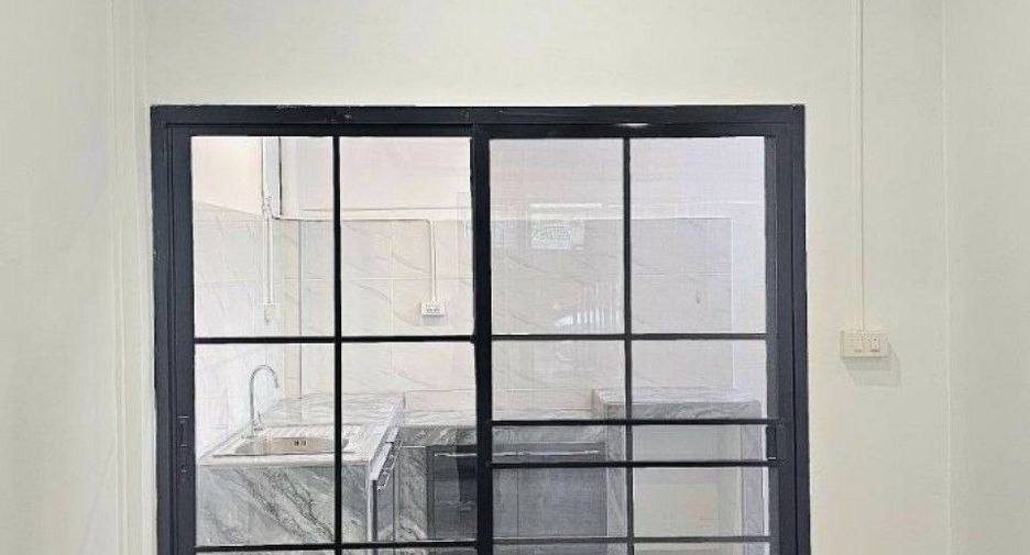 For sale 2 bedrooms townhouse in Bang Khae, Bangkok