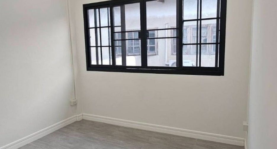 For sale 2 bedrooms townhouse in Bang Khae, Bangkok