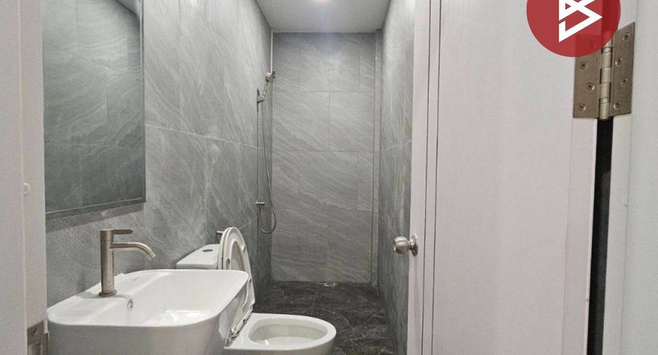 For sale 2 bedrooms townhouse in Bang Khae, Bangkok