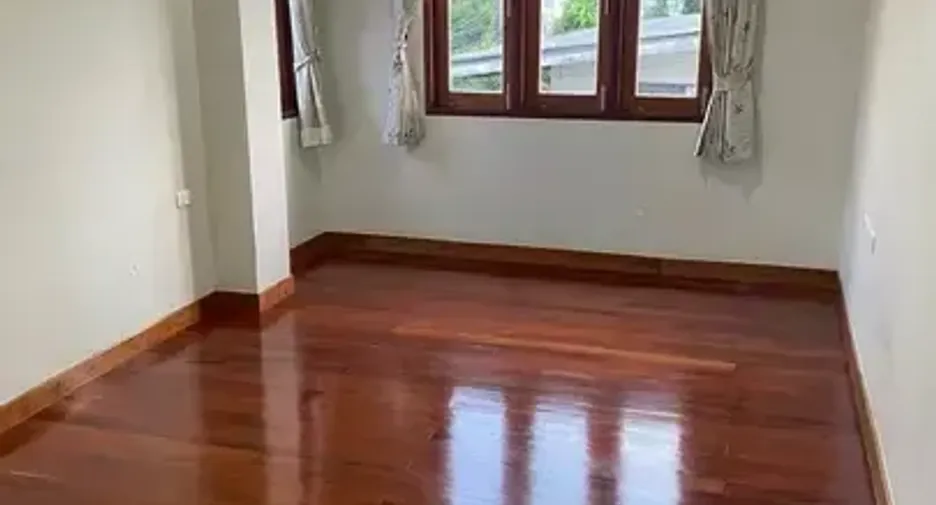 Casa en venta de 4 habitaciones en Bang Khun Thian, Bangkok