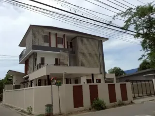 Casa en venta de 4 habitaciones en Bang Khun Thian, Bangkok