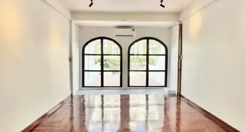 Haus zur Miete mit 2 Zimmer in Watthana, Bangkok