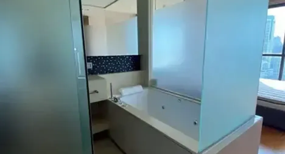 Wohnung zum Kauf mit 2 Zimmer in Sathon, Bangkok