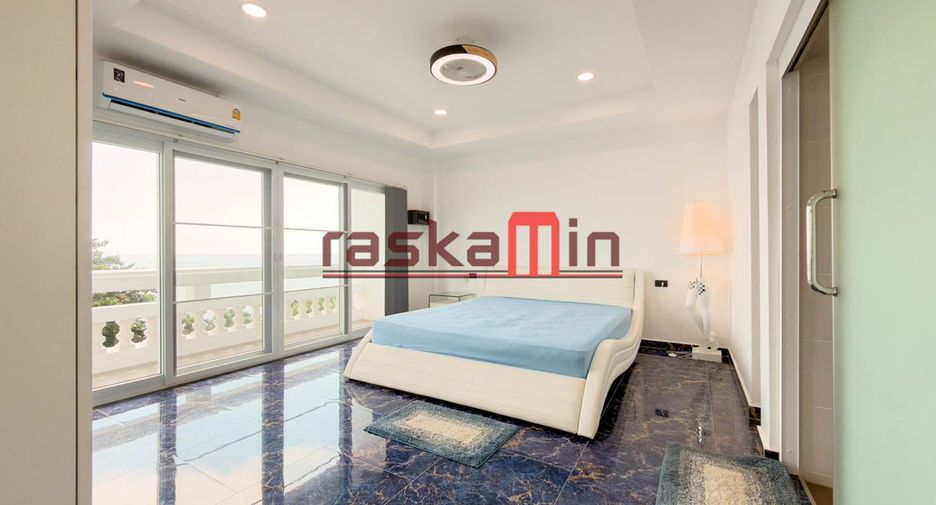 For sale 3 bedrooms condo in Bang Lamung, Chonburi