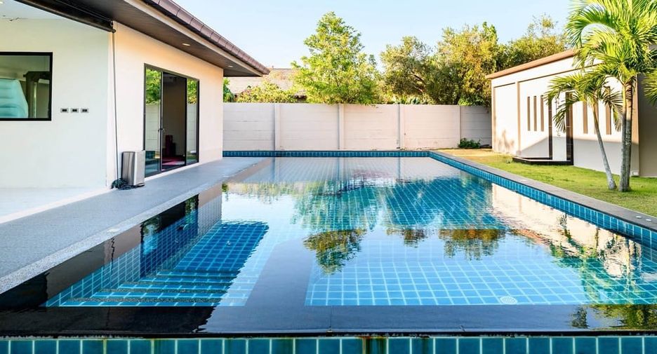 À louer 4 chambres villa à Huay Yai, Pattaya