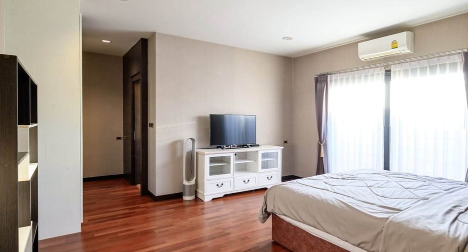 À louer 4 chambres villa à Huay Yai, Pattaya