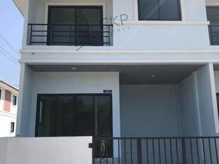 For sale 3 bed townhouse in Mueang Samut Sakhon, Samut Sakhon
