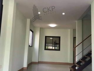 For sale 3 bed townhouse in Mueang Samut Sakhon, Samut Sakhon