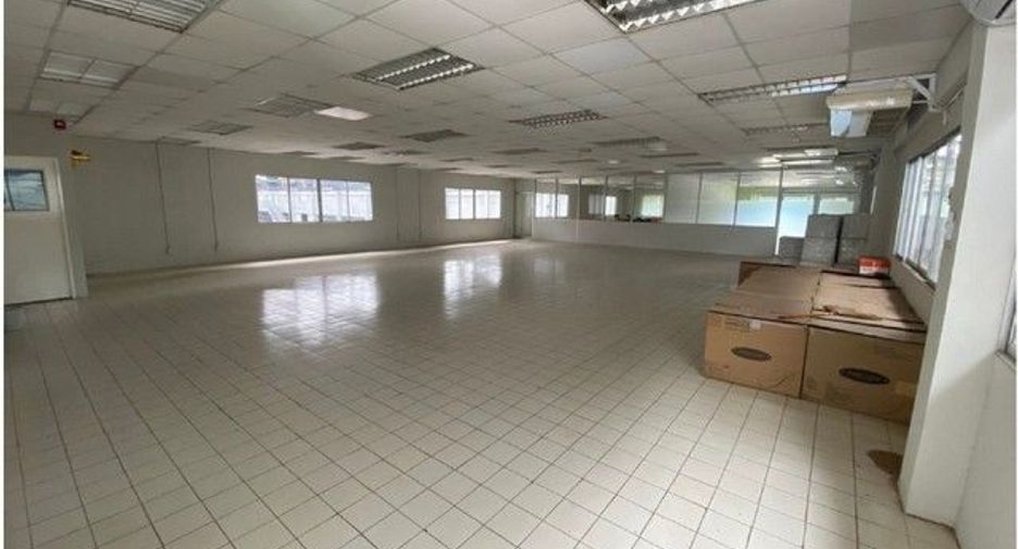 For sale 10 bed warehouse in Mueang Nonthaburi, Nonthaburi