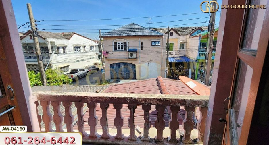 For sale 2 bedrooms townhouse in Bang Khun Thian, Bangkok