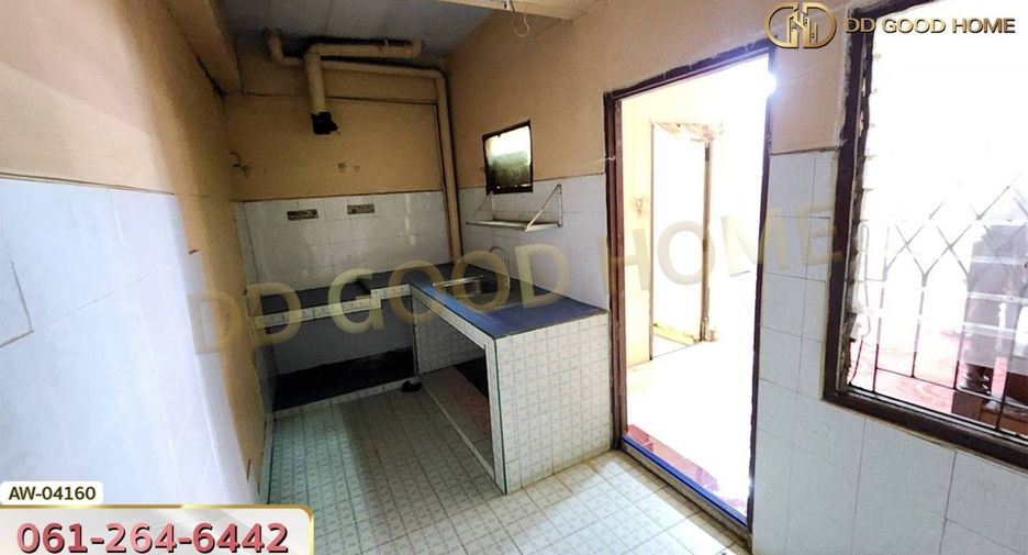For sale 2 bedrooms townhouse in Bang Khun Thian, Bangkok
