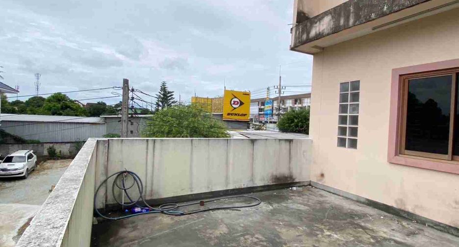 Аренда и продажа 4 спальни торговое помещение в Si Racha, Чонбури