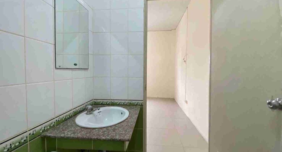 Аренда и продажа 4 спальни торговое помещение в Si Racha, Чонбури