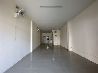 For sale 3 bed retail Space in Si Racha, Chonburi