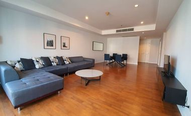 Condo en alquiler de 3 habitaciones en Khlong Toei, Bangkok