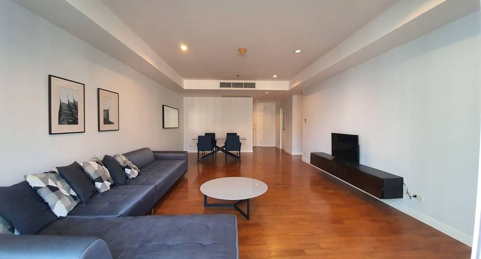 For rent 3 bedrooms condo in Khlong Toei, Bangkok