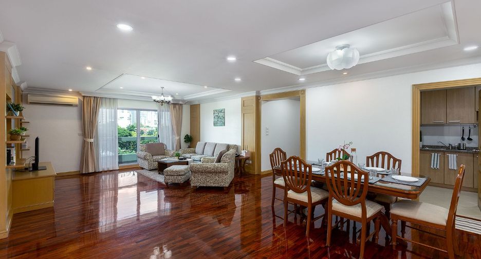 For rent 3 bedrooms apartment in Watthana, Bangkok
