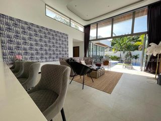 For rent 3 bedrooms villa in Mueang Phuket, Phuket