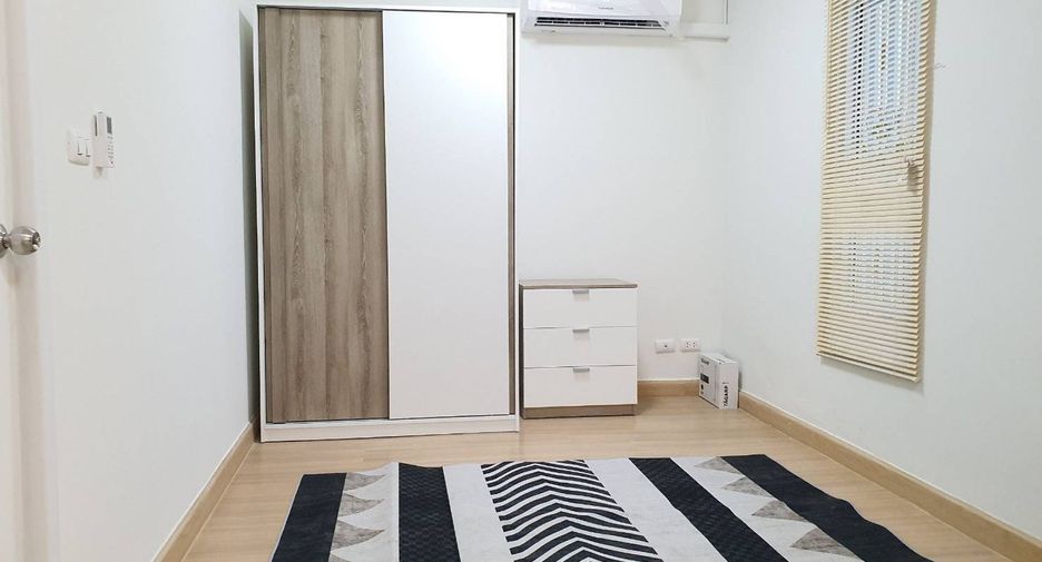 For sale 3 bedrooms townhouse in Don Mueang, Bangkok