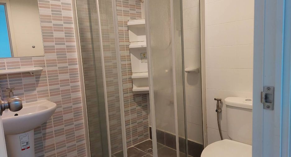 For sale 3 bedrooms townhouse in Don Mueang, Bangkok
